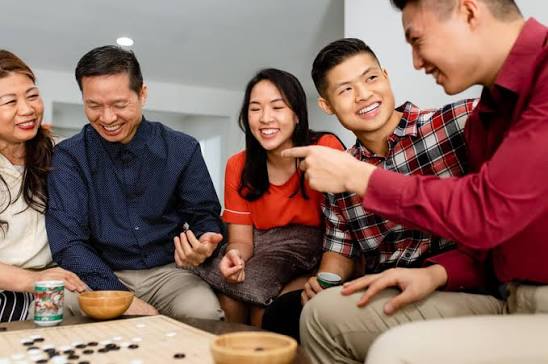 How to Establish Weekly Unplugged Family Traditions and Quality Time